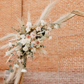 Amour Florist  - Wedding arch for the ceremony. - Wedding Planning Near Me - Elk Grove, California