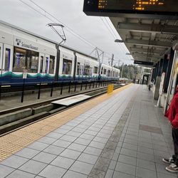 Tukwila International Boulevard Station - Platform.