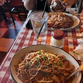 Miceli's Italian Restaurant - Spaghetti with Meat Sauce or Marinara Sauce Spaghetti Siciliano - Italian Near Me - Los Angeles, California