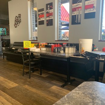 Andy's North - The condiments! Don't touch - Lounges Near Me - Pasco, Washington
