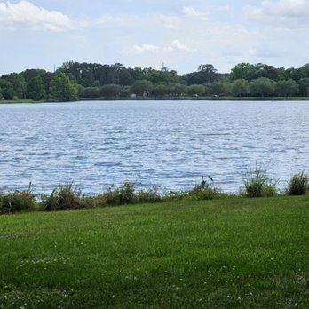 Lake Mayer Park - Parks Near Me - Savannah, Georgia