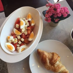 Baker Hansen Bekkestua - The most delicious croissant EVER that melts in your mouth like cotton candy, holy moly!!!!