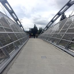 First bridge at the start of the trail
