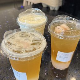 Lychee green oolong tea with lychee jelly, and salty oolong tea Lychee green oolong tea with lychee jelly, and salty oolong tea