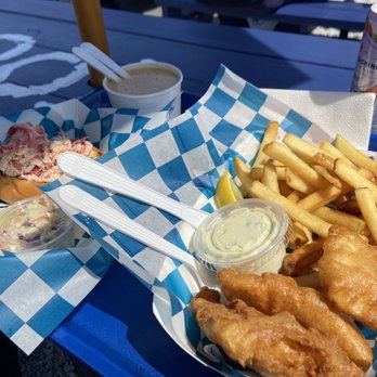 Hooked - Fish n chips, kickin chowder, and lobster roll - Seafood Near Me - Montauk, New York Hooked - Fish n chips, kickin chowder, and lobster roll - Seafood Near Me - Montauk, New York