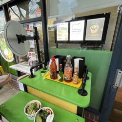 Whole Bowl - Sauce station