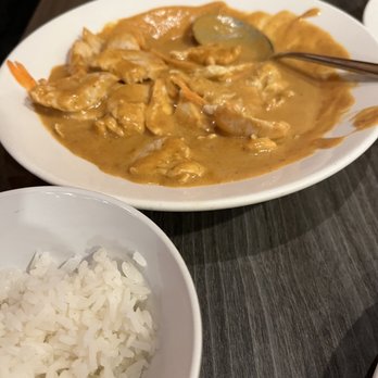 Silver Spoon Thai Restaurant - Panang Curry with chicken - Thai Near Me - Chicago, Illinois Silver Spoon Thai Restaurant - Panang Curry with chicken - Thai Near Me - Chicago, Illinois