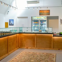 Miracle Greens Dispensary - Bud tender counter