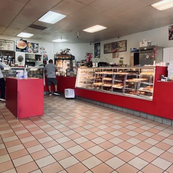 Tastee's Donut - Interior - Donuts Near Me - La Verne, California Tastee's Donut - Interior - Donuts Near Me - La Verne, California