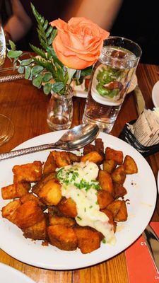 Satis Bistro by null