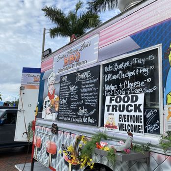 Smokin Momma Lora's BBQ Mobile - The Food Truck - Food Trucks Near Me Smokin Momma Lora's BBQ Mobile - The Food Truck - Food Trucks Near Me