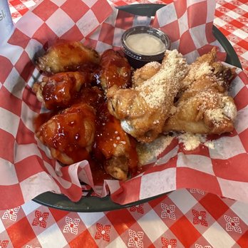 Mattenga's Pizzeria - Schertz - Chicken wings with sweet tai and garlic Parmesan - Pizza Near Me - Schertz, Texas