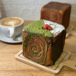 Little Pebbles - Little Pebbles - Raspberry Matcha White Chocolate: croissant cube with alternating layers & swirl