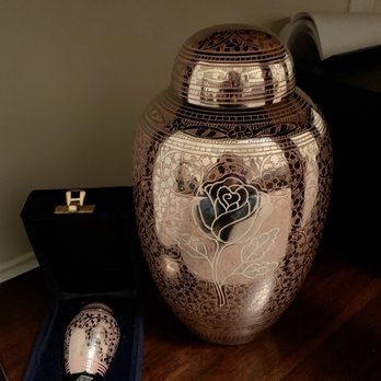 Tennessee Cremation Care - Bringing mom home. - Cremation Services Near Me - Clarksville, Tennessee Tennessee Cremation Care - Bringing mom home. - Cremation Services Near Me - Clarksville, Tennessee