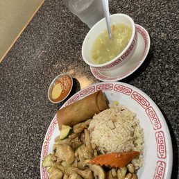 Cashew nut chicken and egg flower soup Cashew nut chicken and egg flower soup