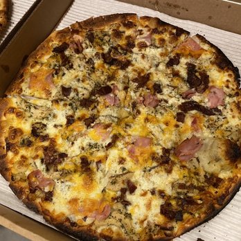 Taverna Rossa - Chicken bacon boom boom pizza - Pizza Near Me - Plano, Texas Taverna Rossa - Chicken bacon boom boom pizza - Pizza Near Me - Plano, Texas