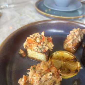 Brunch & Sip - The Lobster roll - Breakfast & Brunch Near Me - Los Angeles, California Brunch & Sip - The Lobster roll - Breakfast & Brunch Near Me - Los Angeles, California