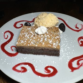 B2 Bistro + Bar - Brookie with vanilla ice cream - Cocktail Bars Near Me - Red Bank, New Jersey