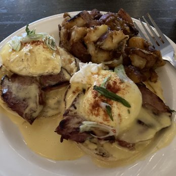 Jack Rabbit - Eggs Benedict - Bars Near Me - Buffalo, New York