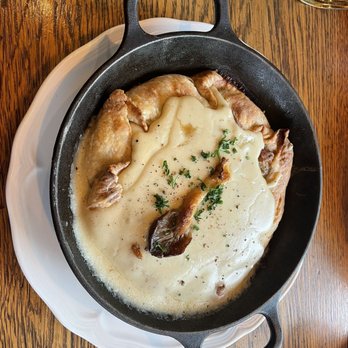 Black Valley Provender - Chicken Mushroom Pie - Cafes Near Me - Everett, Pennsylvania