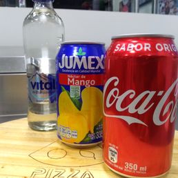 Pizza Society - Agua, jugó y bebida - drink - Pizzería Near Me - Santiago, RM