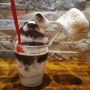 SÍPP Cafe - Cookies & Cream Float - Coffee with frozen yogurt and oreo crumbles - Fast Food Near Me - Glendale, Arizona