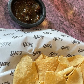 Dilla Libre Dos - Complimentary chips & salsa - Mexican Near Me - Scottsdale, Arizona