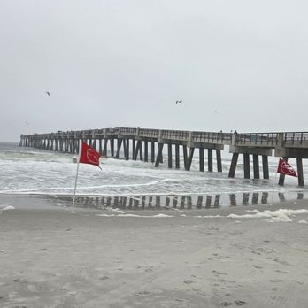 Jacksonville Beach - Over cast pier action - Beaches Near Me - Jacksonville Beach, Florida Jacksonville Beach - Over cast pier action - Beaches Near Me - Jacksonville Beach, Florida