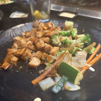 Shinto - Westlake - Teriyaki chicken and vegetables - Japanese Near Me - Westlake, Ohio Shinto - Westlake - Teriyaki chicken and vegetables - Japanese Near Me - Westlake, Ohio
