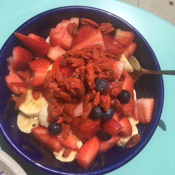 Backyard Bowls - Berry Bowl - Acai Bowls Near Me - Santa Monica, California
