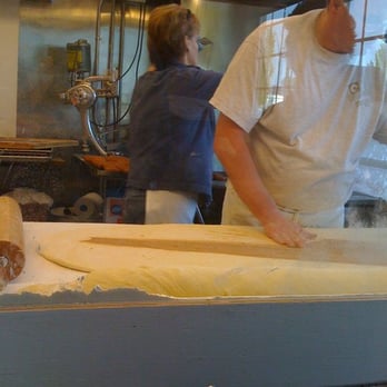 Spudnut Shop - Makin Spudnuts - Bakeries Near Me - Richland, Washington