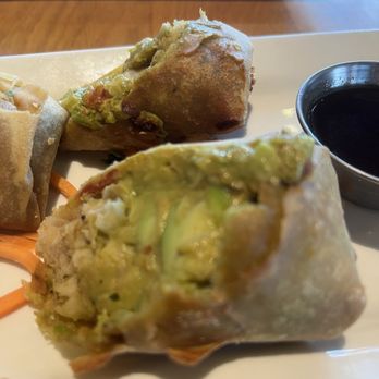 BJ's Restaurant & Brewhouse - Avacado egg roll - Pizza Near Me - Fresno, California