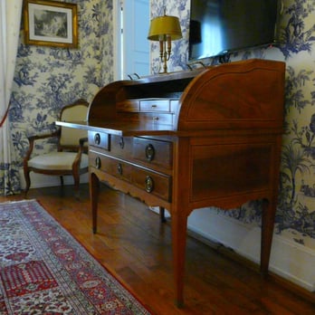 Hotel de l'Abeille - bureau à cylindre Epoque Louis XVI (travail de l'est) dans la chambre 103. - Hotels Near Me - Orléans, 45