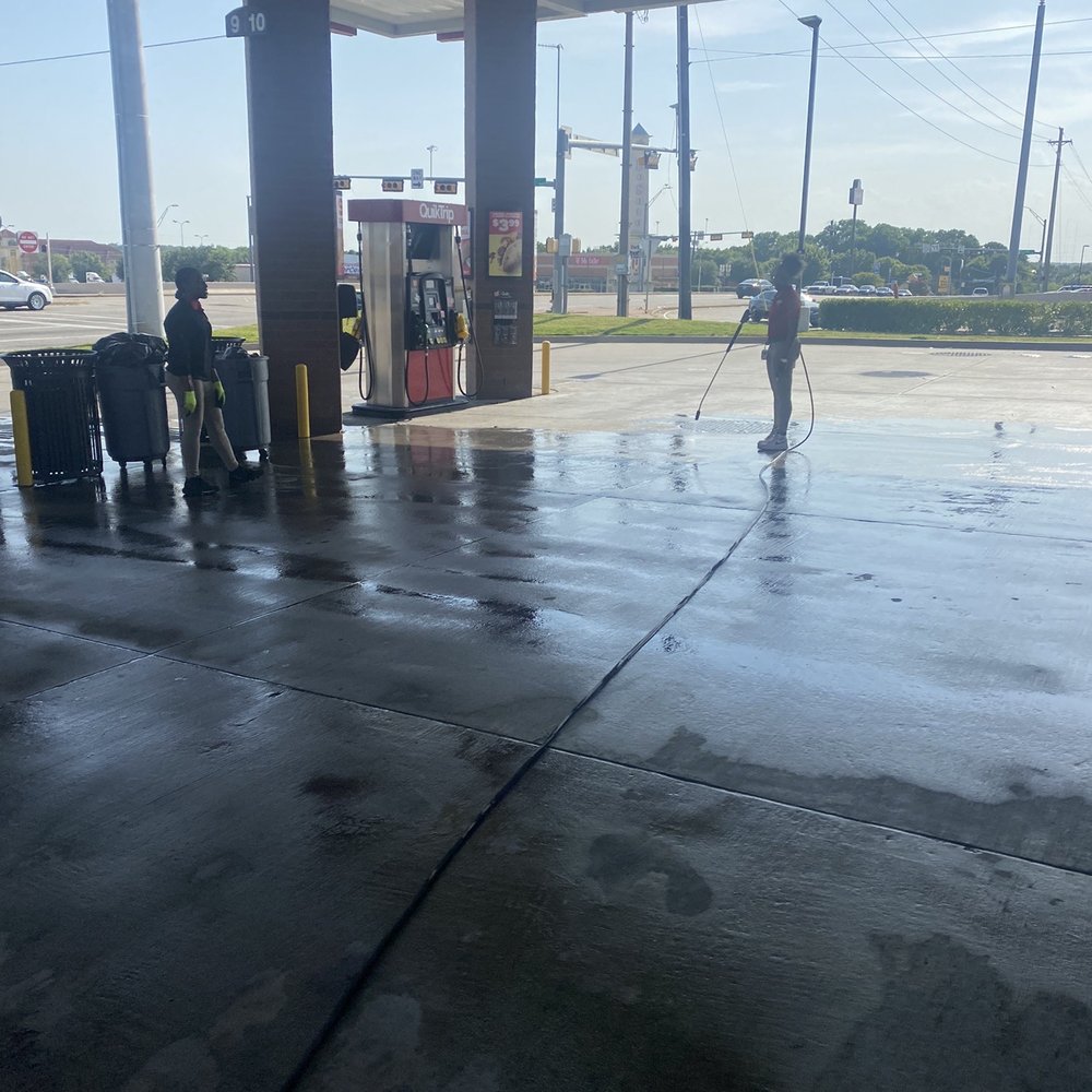 QuikTrip - All four of these were "out of service" as well. Including the neighboring pumps to the left. - Convenience Stores Near Me - Lancaster, Texas QuikTrip - All four of these were "out of service" as well. Including the neighboring pumps to the left. - Convenience Stores Near Me - Lancaster, Texas
