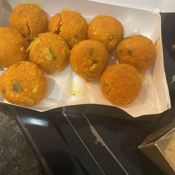 Usha Foods - Greasy motichoor ladoos with no taste - Indian Near Me - Floral Park, New York Usha Foods - Greasy motichoor ladoos with no taste - Indian Near Me - Floral Park, New York