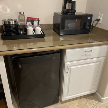 Little Sur Inn - Mini refrigerator - Hotels Near Me - Cambria, California Little Sur Inn - Mini refrigerator - Hotels Near Me - Cambria, California