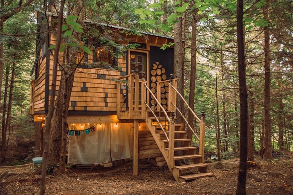 Stone City Treehouse by null