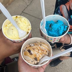 Pinkie'S Ice Cream & Desserts - Ice cream