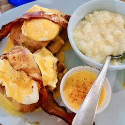 Eggs beneffle- Benedict waffle with extra hollandaise