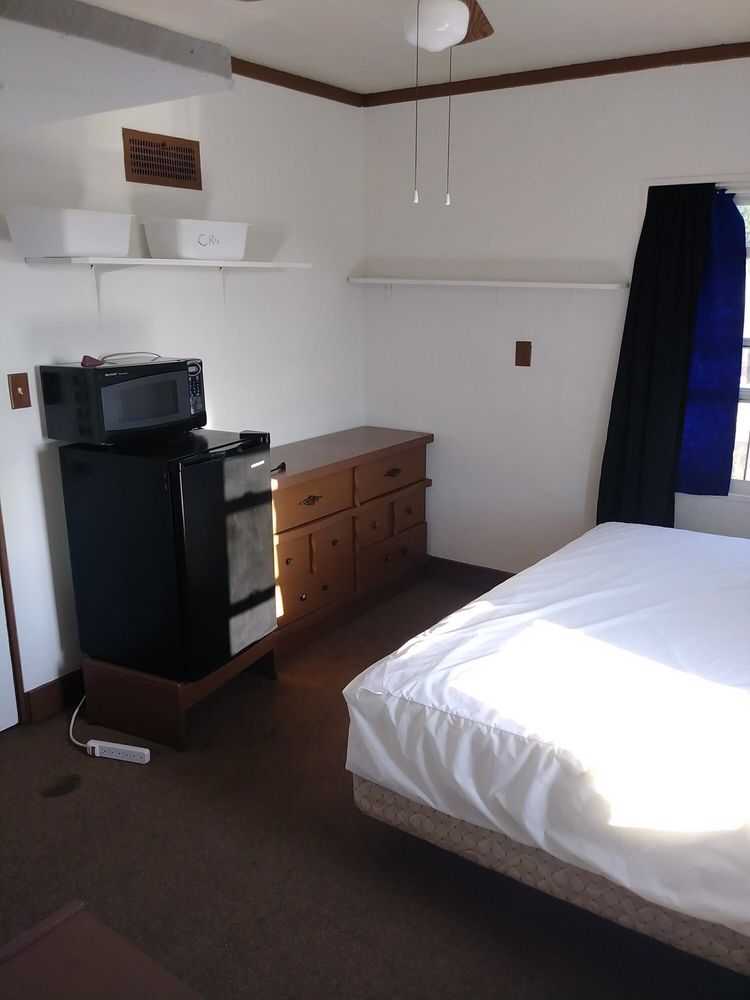 CINDYRELLA’S FURNISHED STUDIO APARTMENT RENTAL 11 Photos 213 W