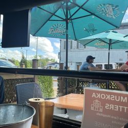 Wing House - Nice outdoor patio right near the falls