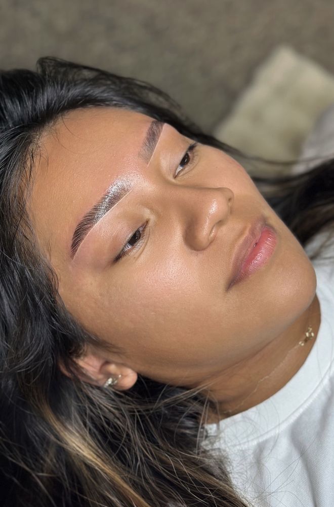 Browed by Ro Logo