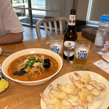 Paik's Noodle - jjamppong (spicy Chinese-style Korean noodle soup), mayo saeu (jumbo shrimp with lemon mayo sauce), kloud beer - Korean Near Me - Glenview, Illinois