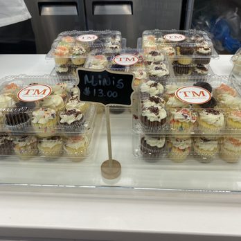 Tonnie's Minis - Bakeries Near Me - Newark, New Jersey Tonnie's Minis - Bakeries Near Me - Newark, New Jersey