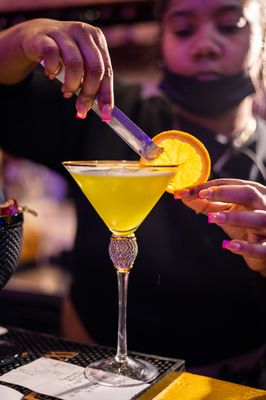 Deluxe Fun Dining by null