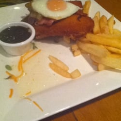 Club Hotel - Aussie schnitzel