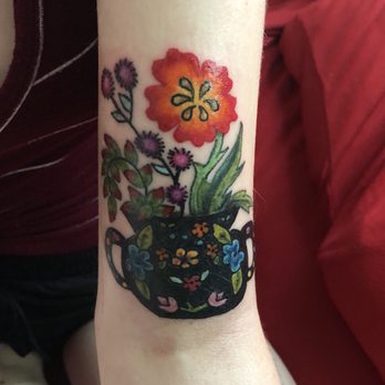 Mom's Tattoos - Beautiful (and very fresh) flowerpot cover-up - Tattoo Near Me - Austin, Texas Mom's Tattoos - Beautiful (and very fresh) flowerpot cover-up - Tattoo Near Me - Austin, Texas