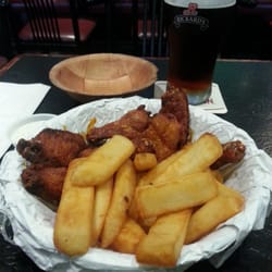 TJS Bar & Grill - The regular wings with fries and dip