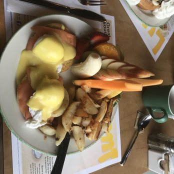Cora - Breakfast & Brunch Near Me - Coquitlam, British Columbia