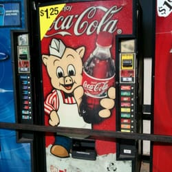Piggly Wiggly Super Market - Every vending machine should have the pig on it